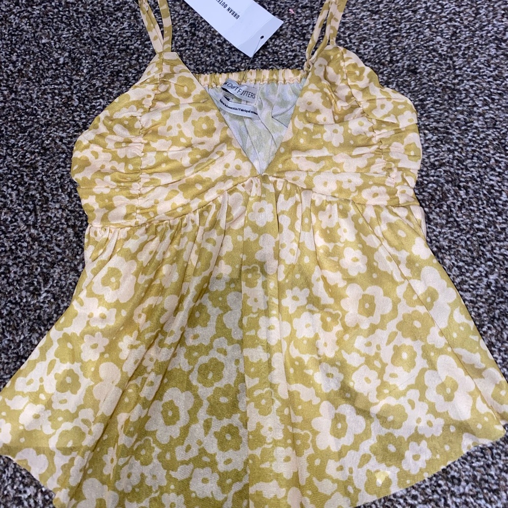 Cute little flowy shirt